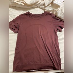 lululemon relaxed short sleeved swiftly, maroon color